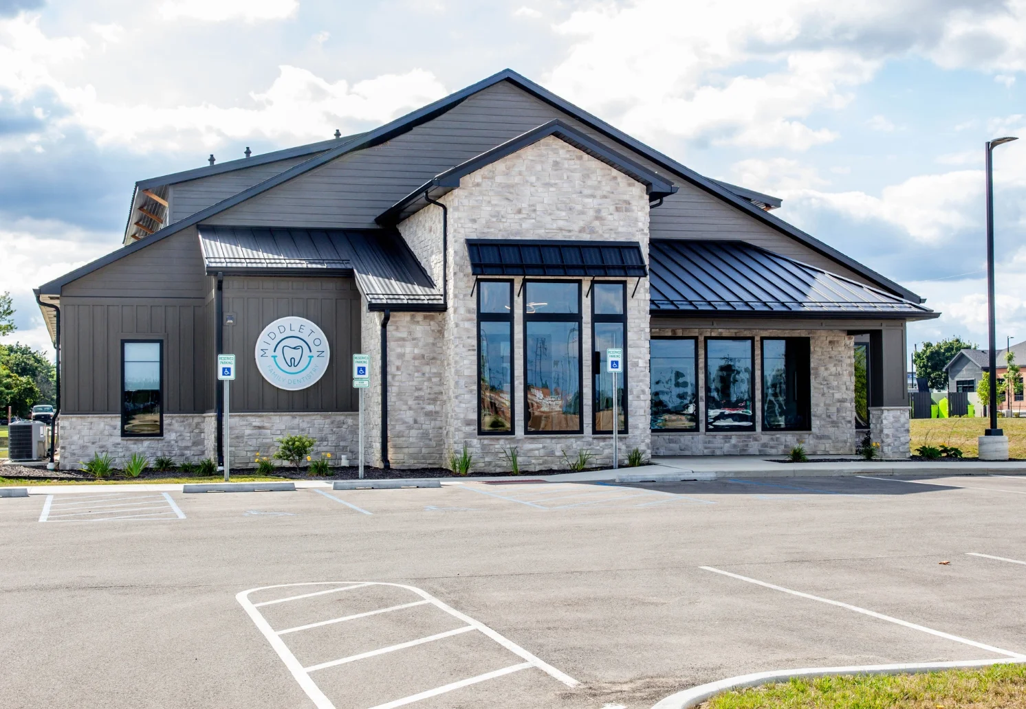 Front view of the new Middleton Family Dentistry office in Fort Wayne, located at 5050 Great Oak Court.